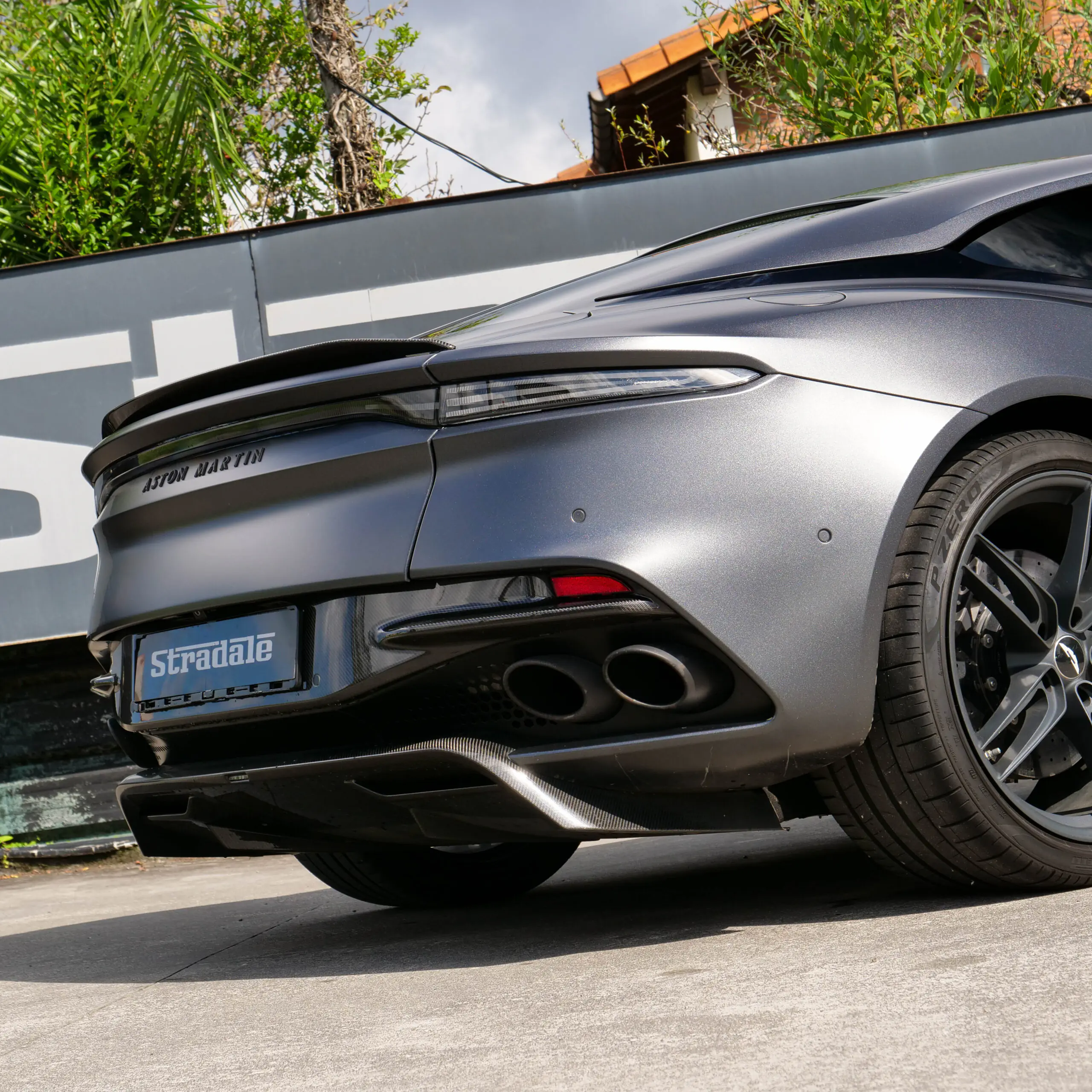 Aston Martin DBS Superleggera V12 - imagen 26