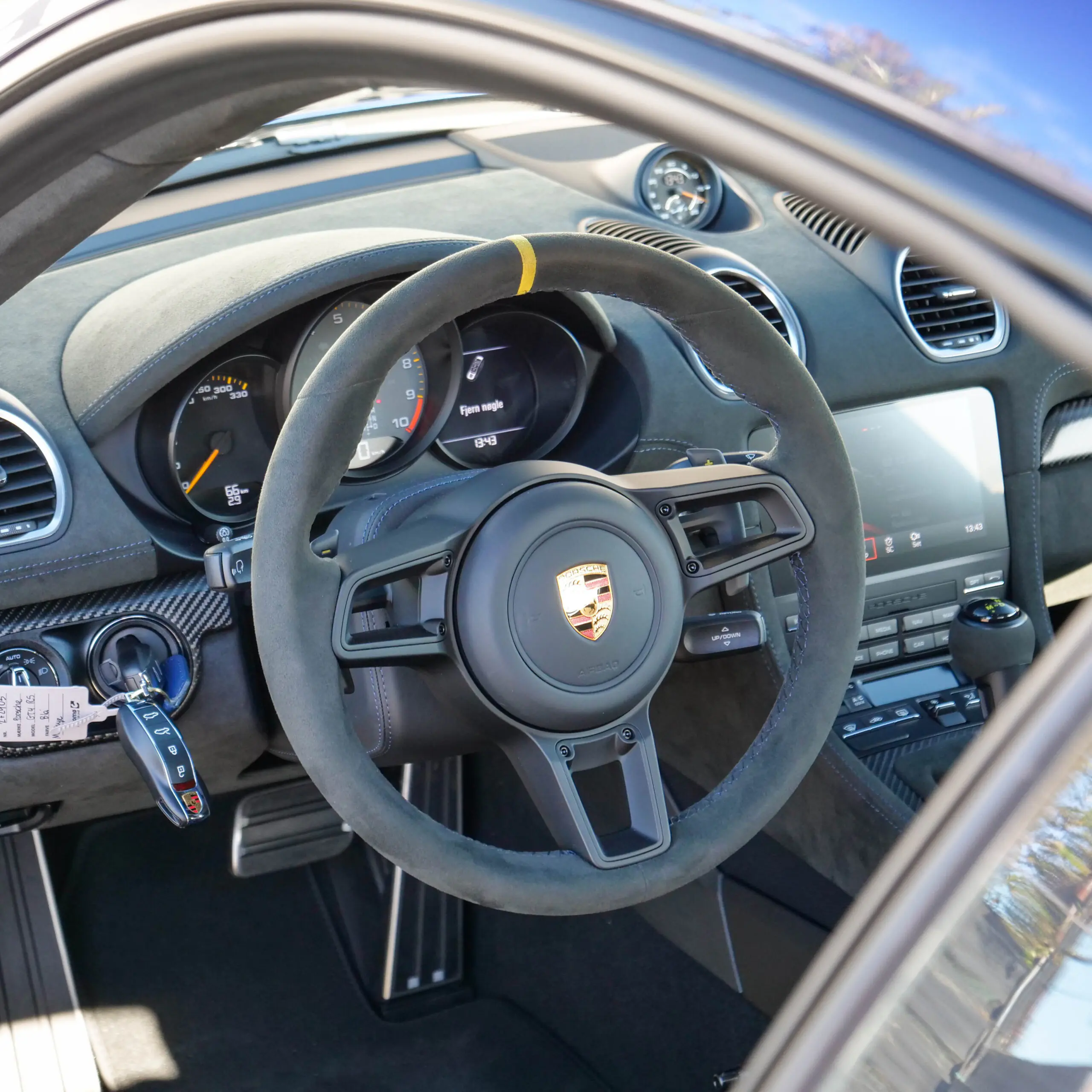 Porsche Cayman GT4 RS - imagen 24