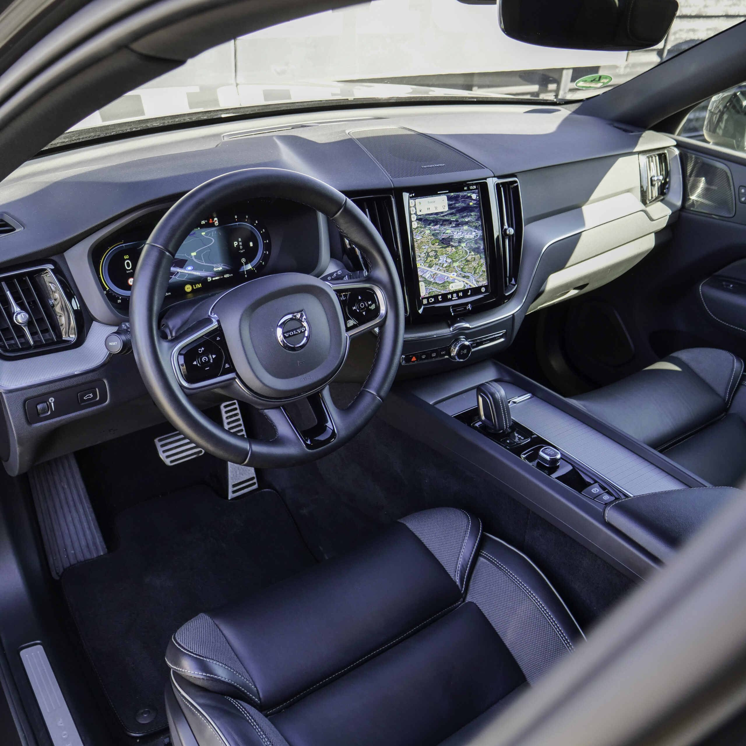 Volvo XC60 R Design - imagen 22