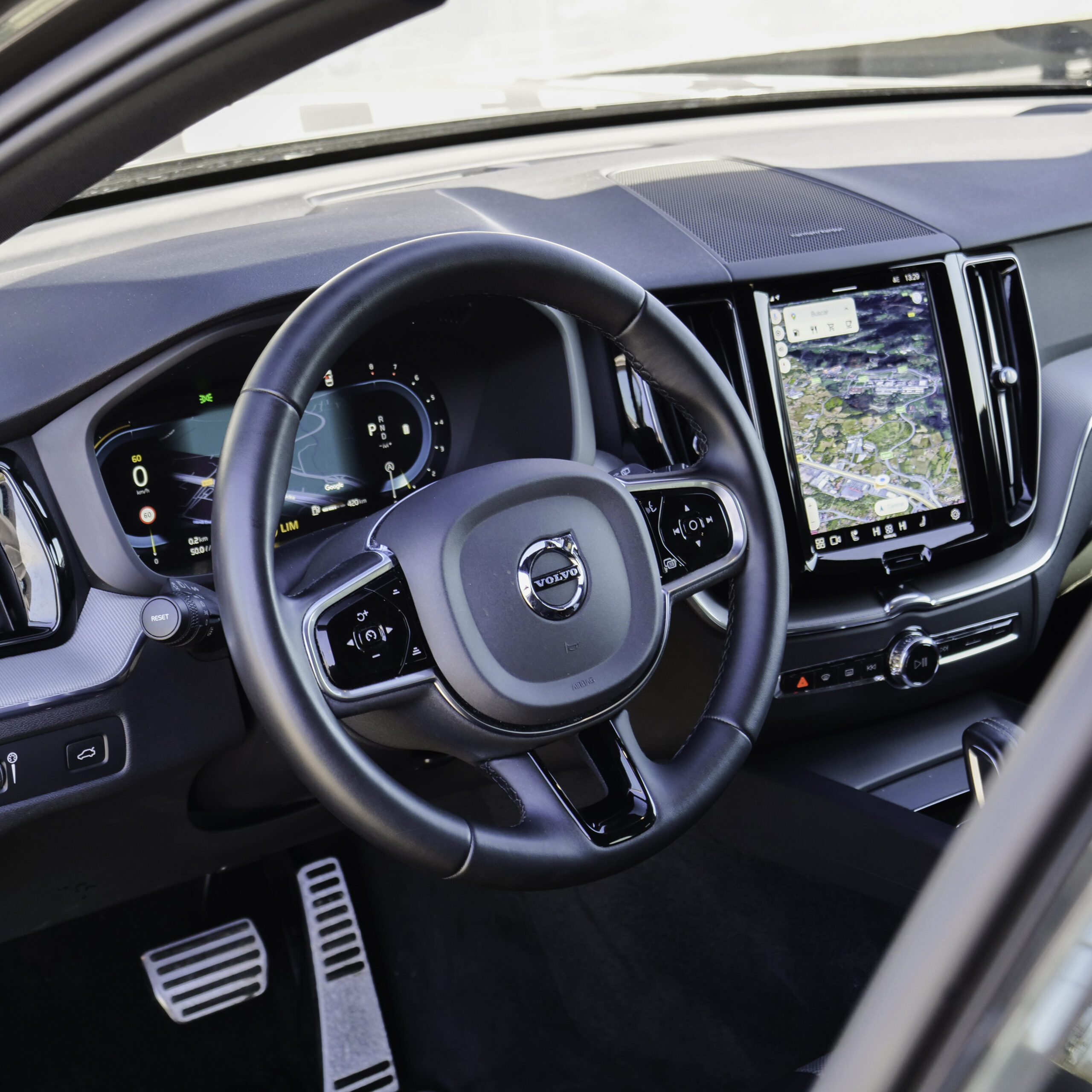 Volvo XC60 R Design - imagen 23