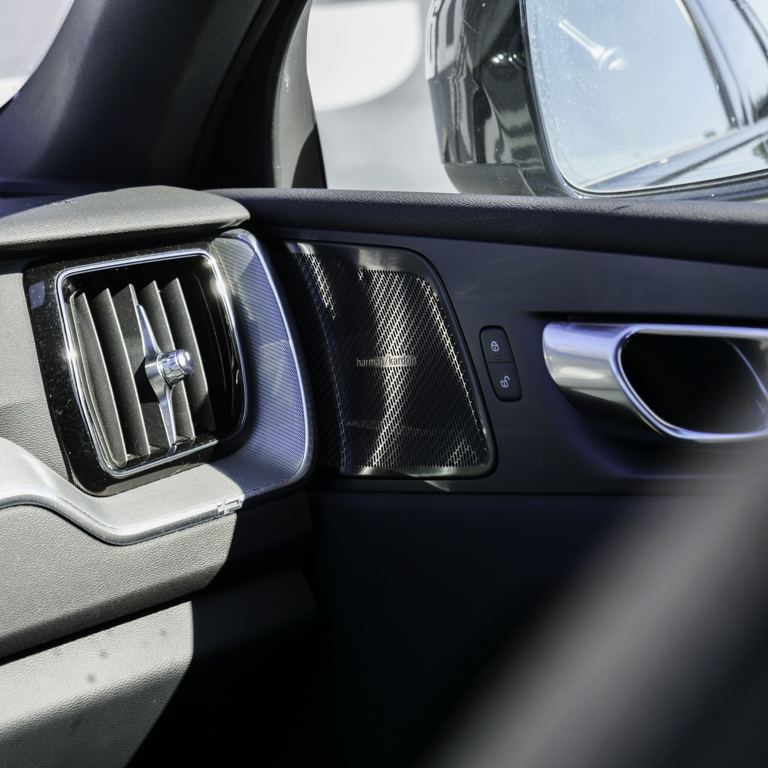 Volvo XC60 R Design - imagen 27