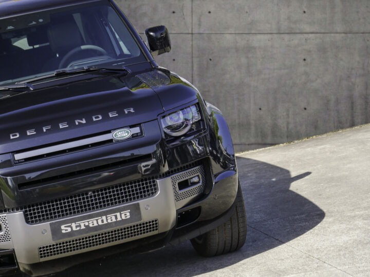 Land Rover Defender 90 V8 5.0 Supercharged 525 CV - foto 7