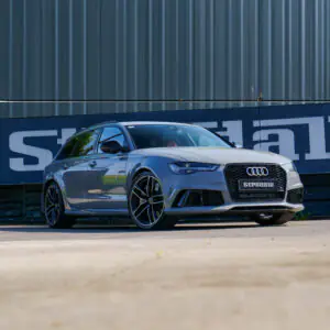 AUDI RS6 Performance - foto 10