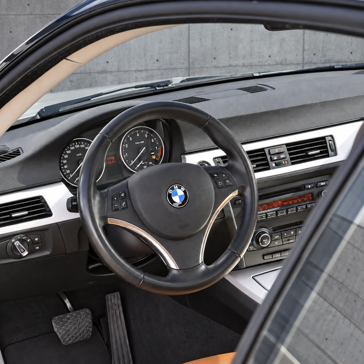 BMW 325i Coupé Automático - imagen 23
